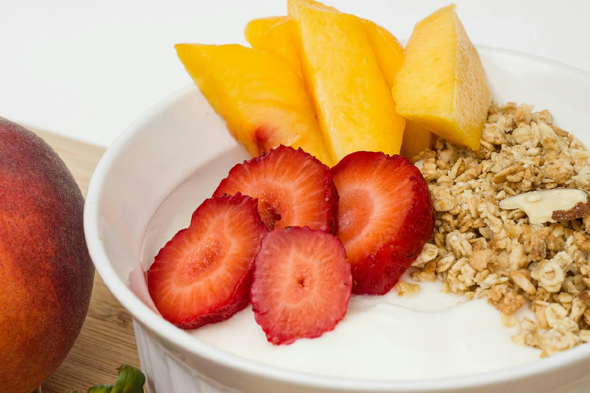 Bellezza metabolica 2025: gesti quotidiani e alimentazione per una pelle luminosa e sana